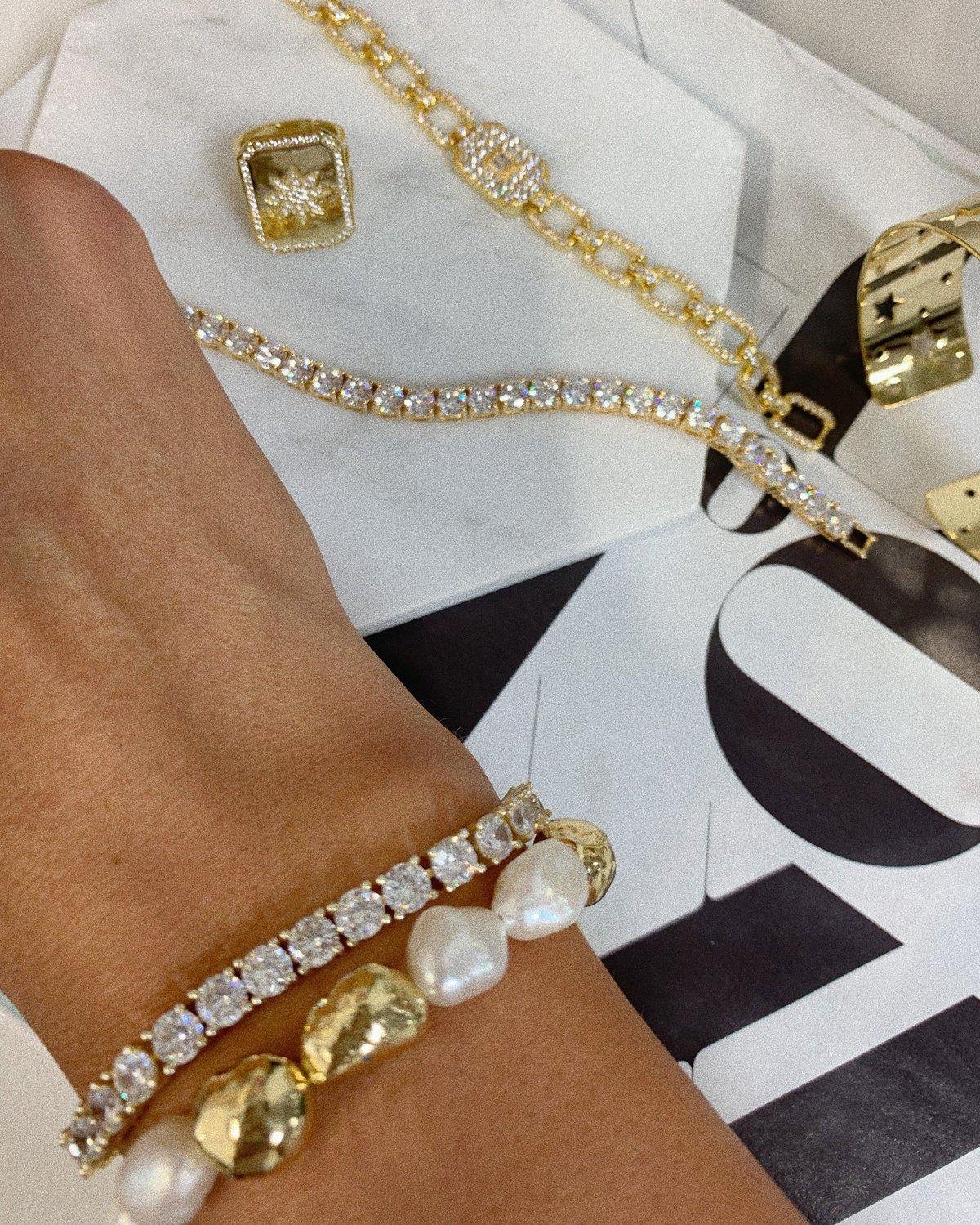 💎 Dazzling Zircon Bracelet | Timeless Sparkle ✨