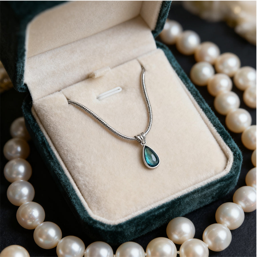 ✨Golden Water Drop Necklace – Elegant Gift!