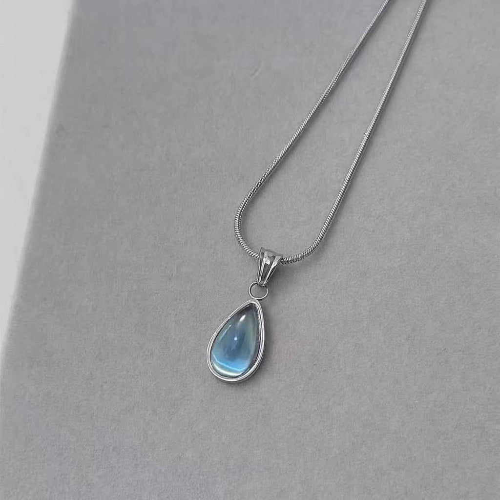 ✨Golden Water Drop Necklace – Elegant Gift!