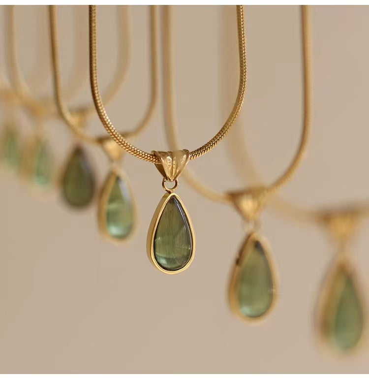 ✨Golden Water Drop Necklace – Elegant Gift!