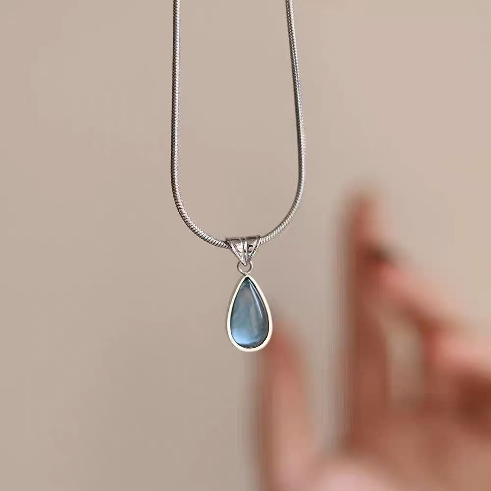 ✨Golden Water Drop Necklace – Elegant Gift!