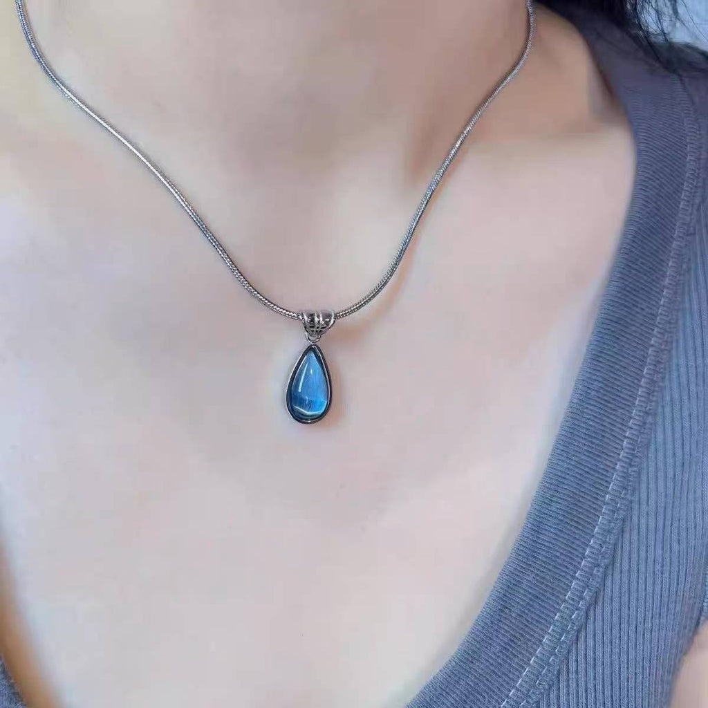 ✨Golden Water Drop Necklace – Elegant Gift!