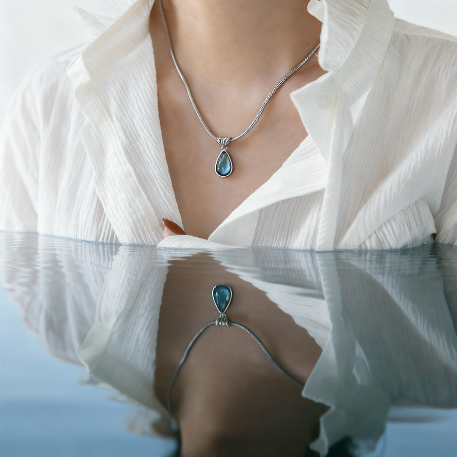 ✨Golden Water Drop Necklace – Elegant Gift!