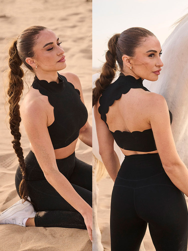 🔥 Women’s Scallop Back Mock Neck Outfit